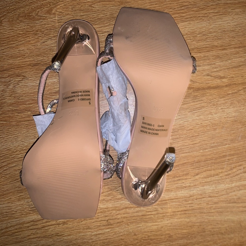 Heels - Picture 8 of 8